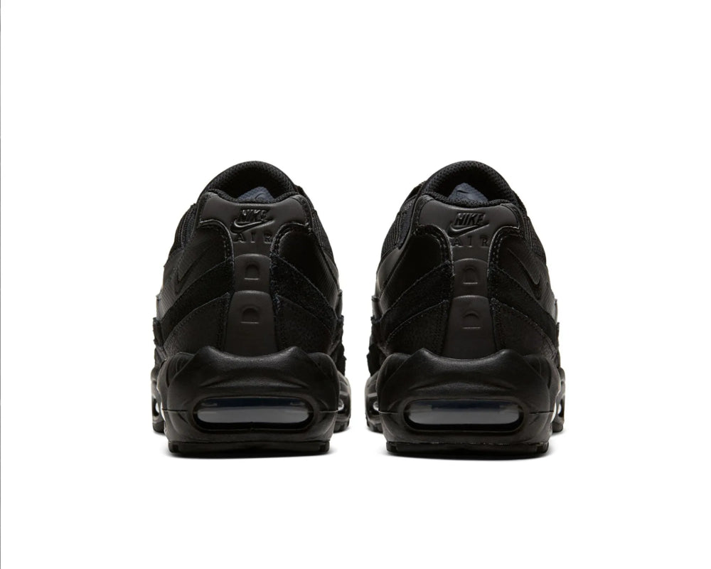 NİKE AIR MAX 95 TRIPLE BLACK