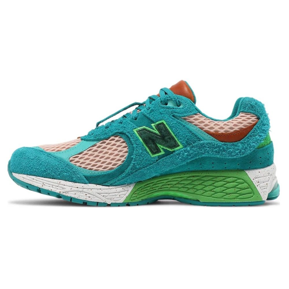 NEW BALANCE 2002R SALEHE BEMBURY WATER