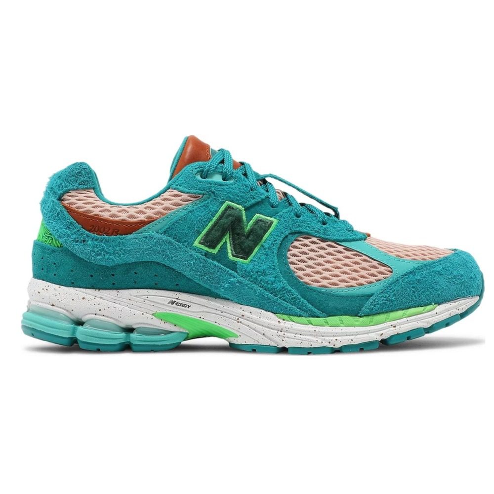 NEW BALANCE 2002R SALEHE BEMBURY WATER