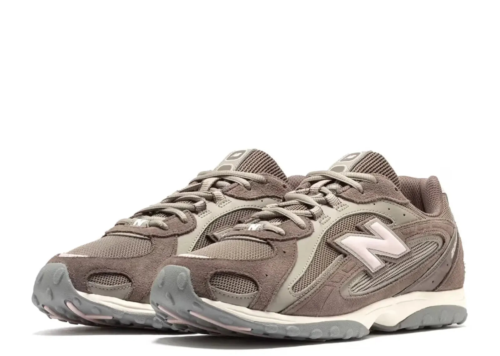 NEW BALANCE 204L CORTADO