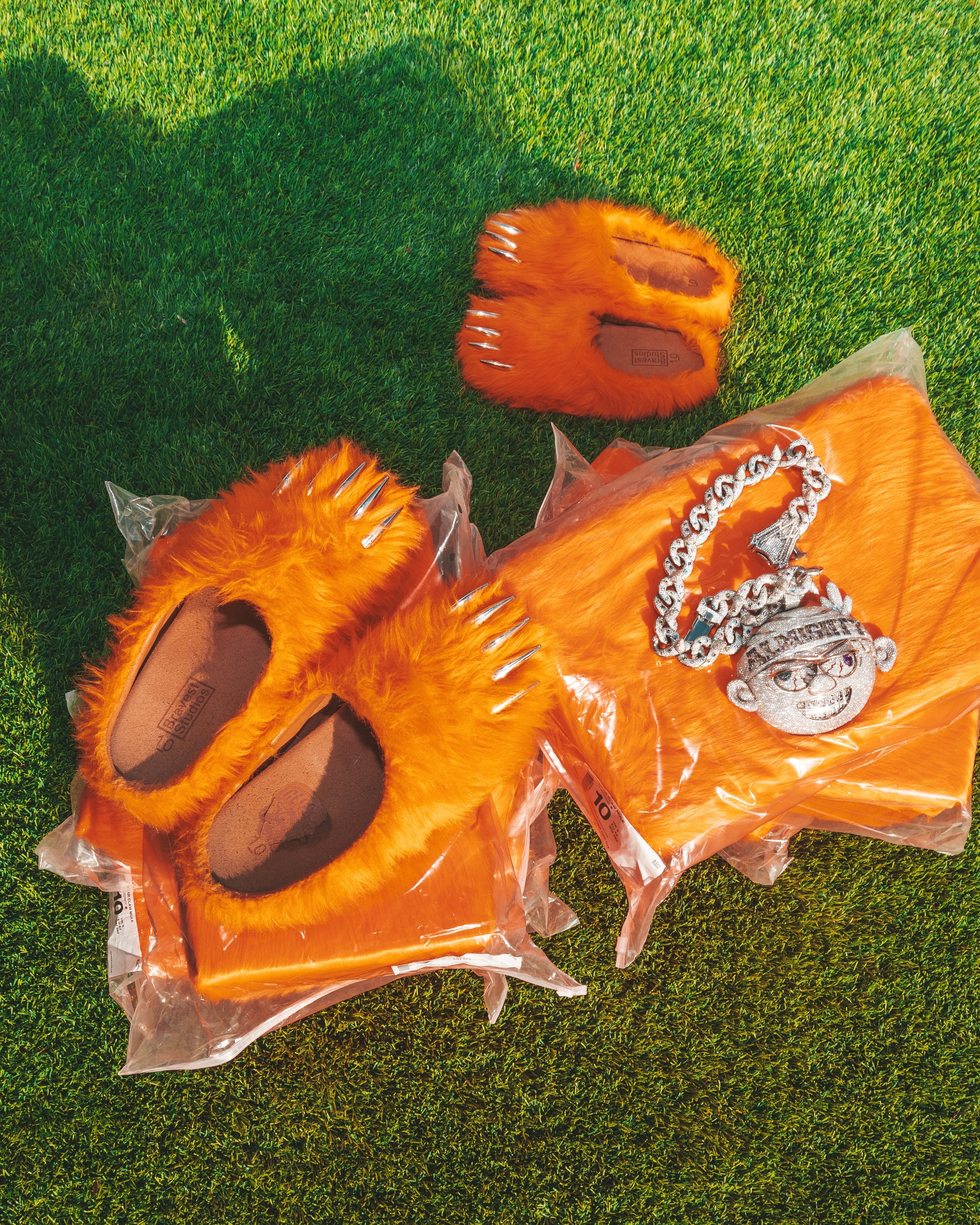 GLORANGE BEAR CLAW MULES (ORANGE)