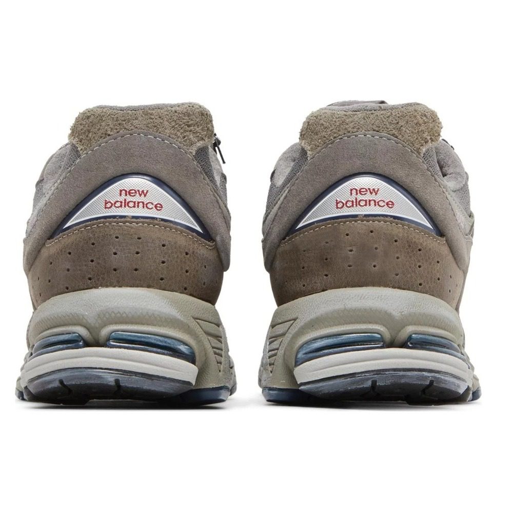 NEW BALANCE 2002R GREY BROWN POUCH
