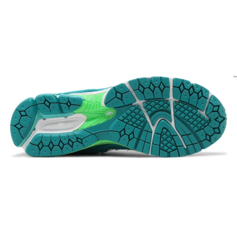 NEW BALANCE 2002R SALEHE BEMBURY WATER