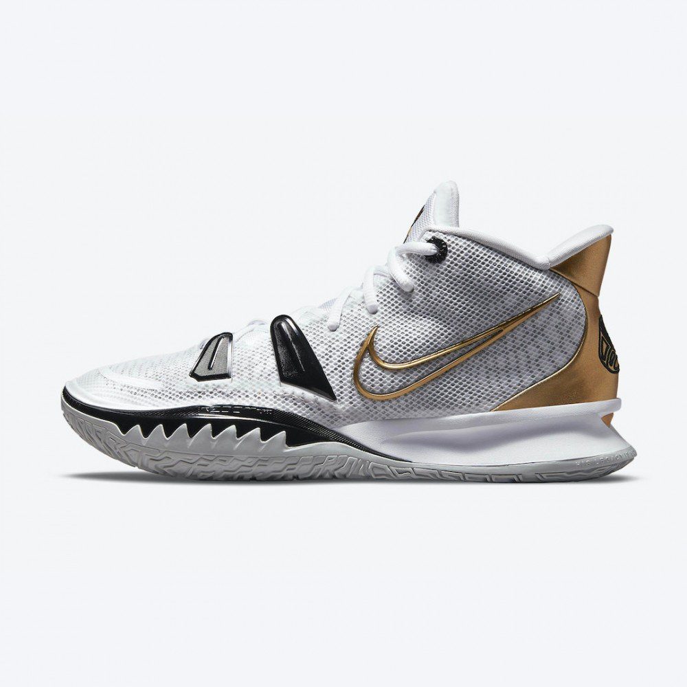 Kyrie 7 Championship yazısını büyük harflerle şöyle yazabilirsiniz: **KYRIE 7 CHAMPIONSHIP**