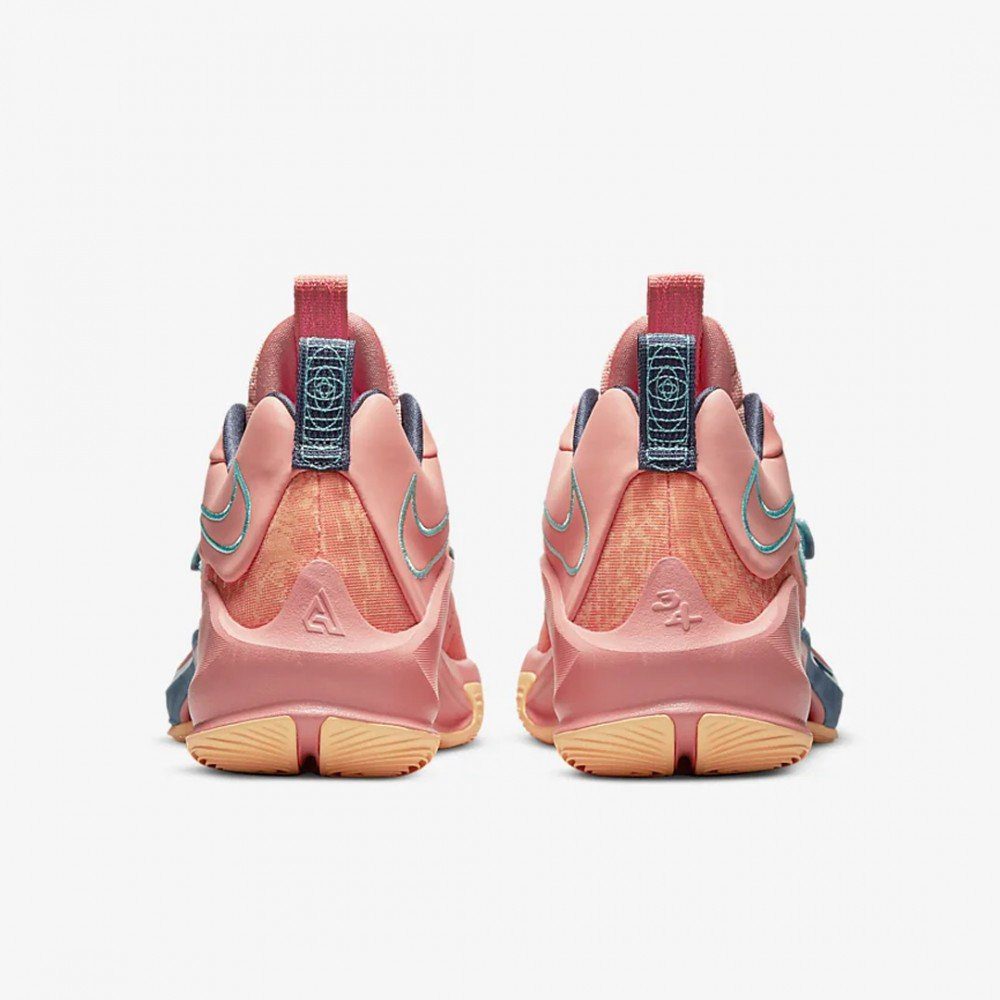 ZOOM FREAK 3 CRIMSON